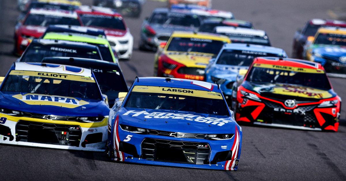 Where to Watch NASCAR Live: Your 2026 TV & Streaming Guide